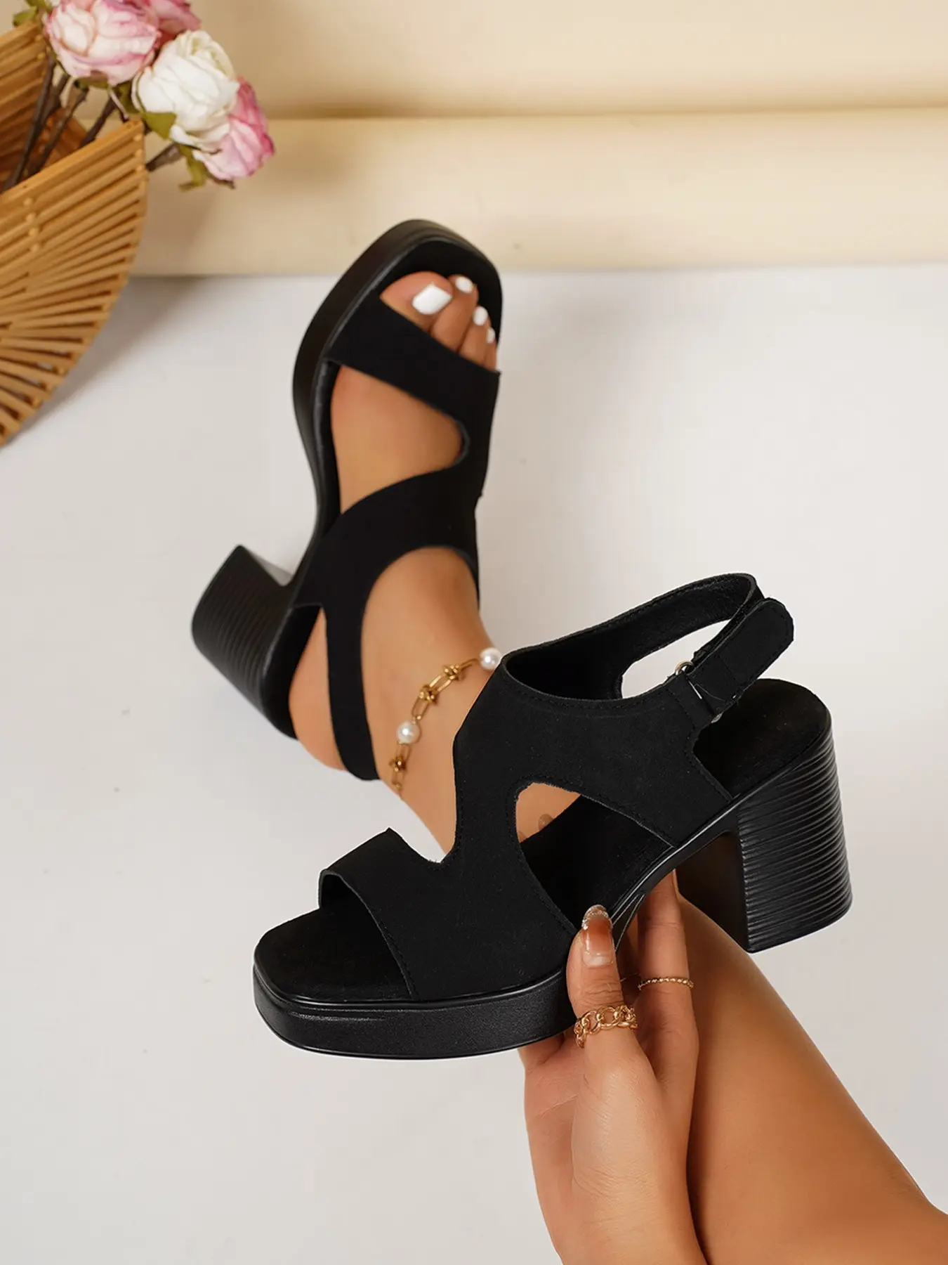 Women's summer new comfortable and soft casual wedge thick-soled Rubber sandals, open-toe breathable wedge sandals, a must-have for daily simple casual wear, suitable for daily work commuting, essential for summer beach seaside vacations Footwear Shoe
