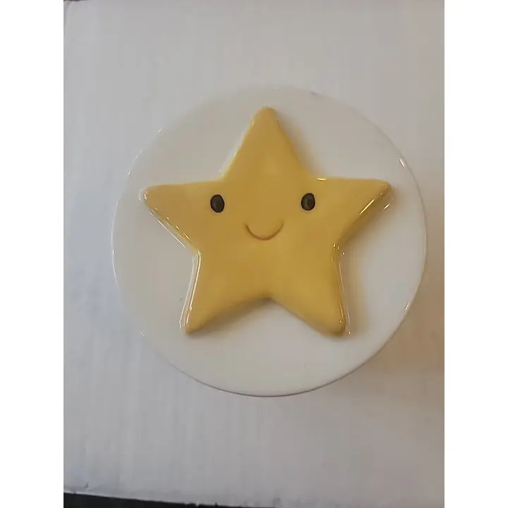 13053 Adorable Pillowfort Ceramic Star Container With Top 2.55 In X 3.38 X 3.38