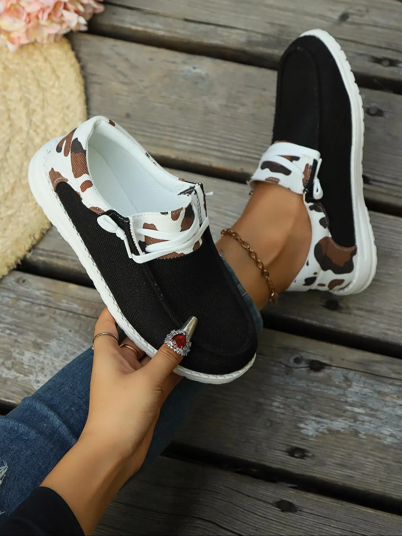 Women's Fashion Camo Print Lace up Round Toe Sneakers, Casual Comfortable Sports Walking Shoes, Female Simple All-match Shoes for Daily Used