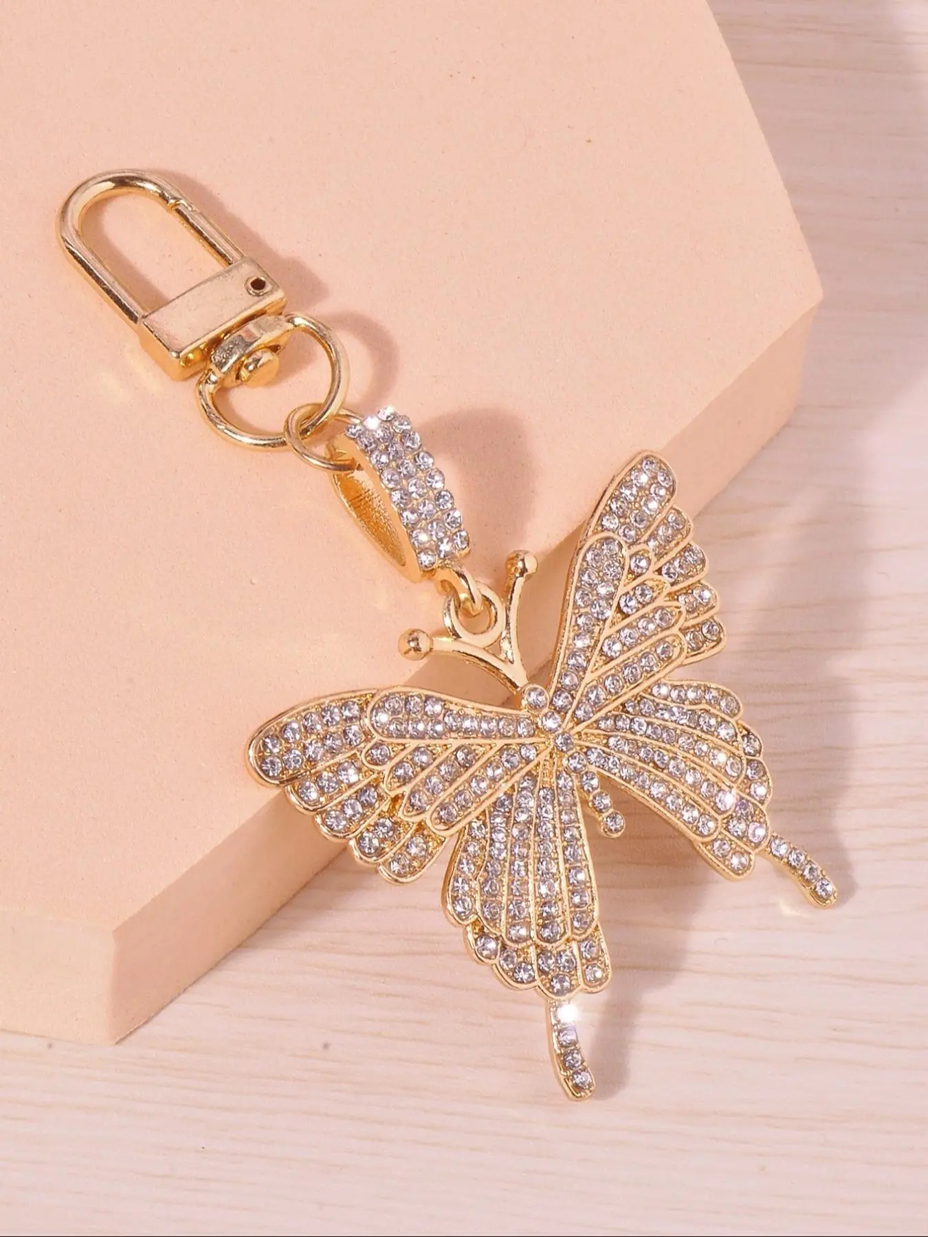 1pc Butterfly Design Bag Charm Keychain Stylish Playful Charm Cute Keyring Bag Suitcase Accessory Bag Accessories Shoulder Bag Crossbody Bag Handle Bag Handbag Party Holiday Gift Birthday Fashion Bag Charms Bag Charms For Handbags