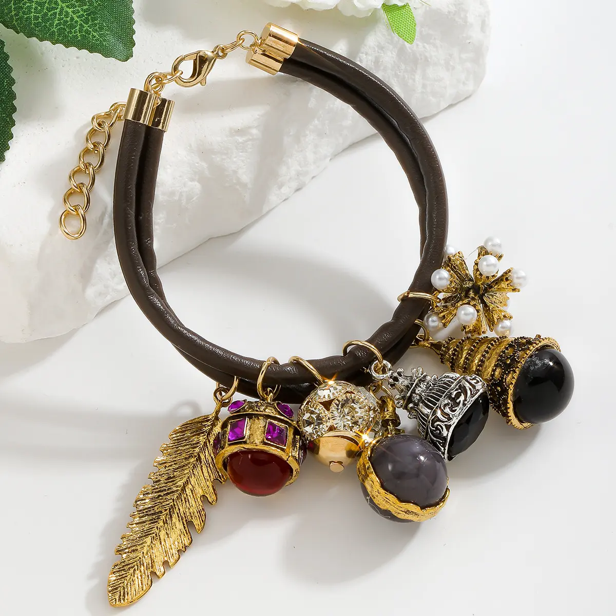 Unisex Bohemian Design Rhinestone Decorated Bracelet - Glittering Crystals, Dangling Feather & Leaf Motifs, Pearl Leather, Flash Diamond Accents, Ideal for Daily Use & Summer Outdoor Fun, Dangling Bracelet, Elegant