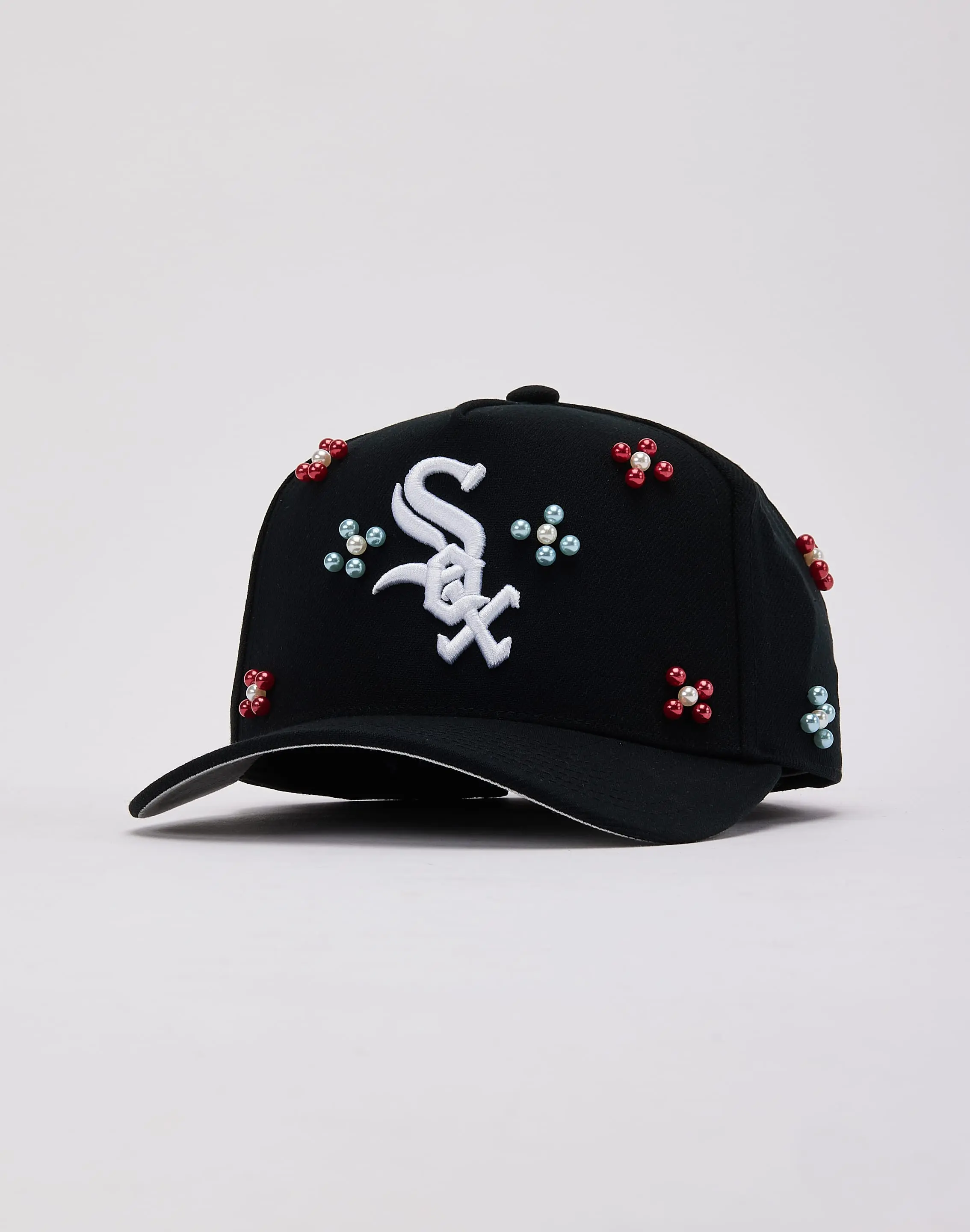 Mens Mitchell & Ness MLB Chicago White Sox Beaded Pro Pinch Snapback Hat
