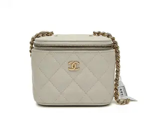 Pre-owned CHANEL White Mini Makeup Bag 10*7*9cm th260301066