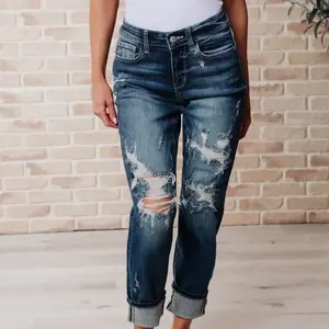 Mid rise cuffed destroyed boyfriend Jean