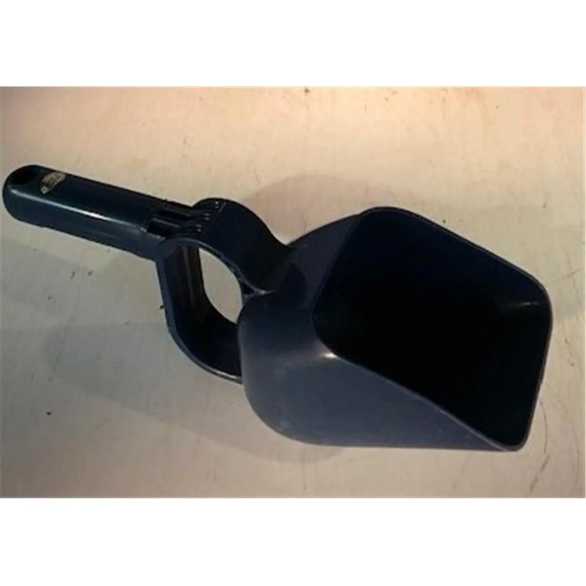 212 MAIN Large Heavy-Duty Plastic Soil Scoop, 20oz Garden Spade Shovel, Essential Tool for Gardening Tasks, Bonsai Soil Handling