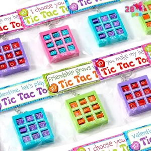 28 Pcs Valentine's Day Tic-tac-Toe Keychains with Bags & Tags, Plastic Tic Tac Toe Game Favors with 4 Colors, Valentines Day Gifts Card for Kids Boys Girls Classroom Prize Goodie Bag Stuffers