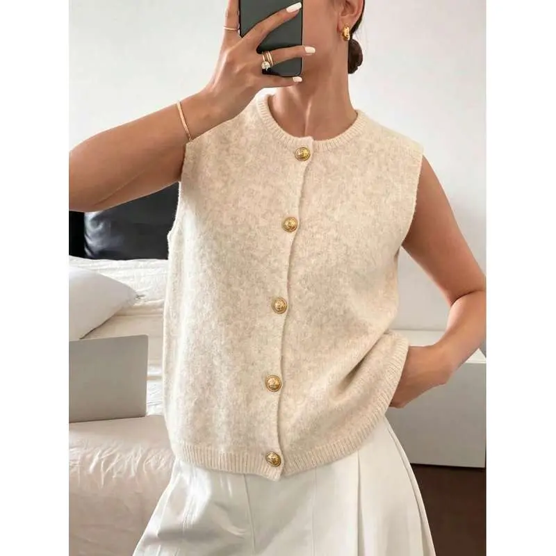 Simple, solid-color, gentle style single-breasted knitted vest with metal buttons, women's casual top, round-neck fashion sweater