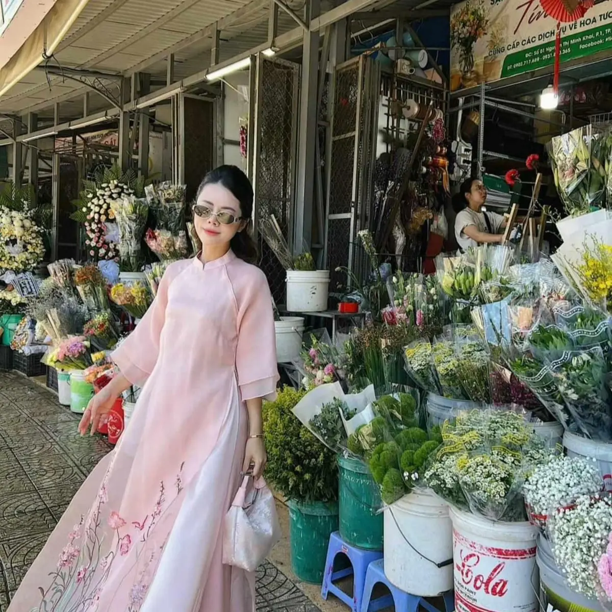 Vietnamese Traditional Dress-  Áo dài thêu đính kết kèm quần