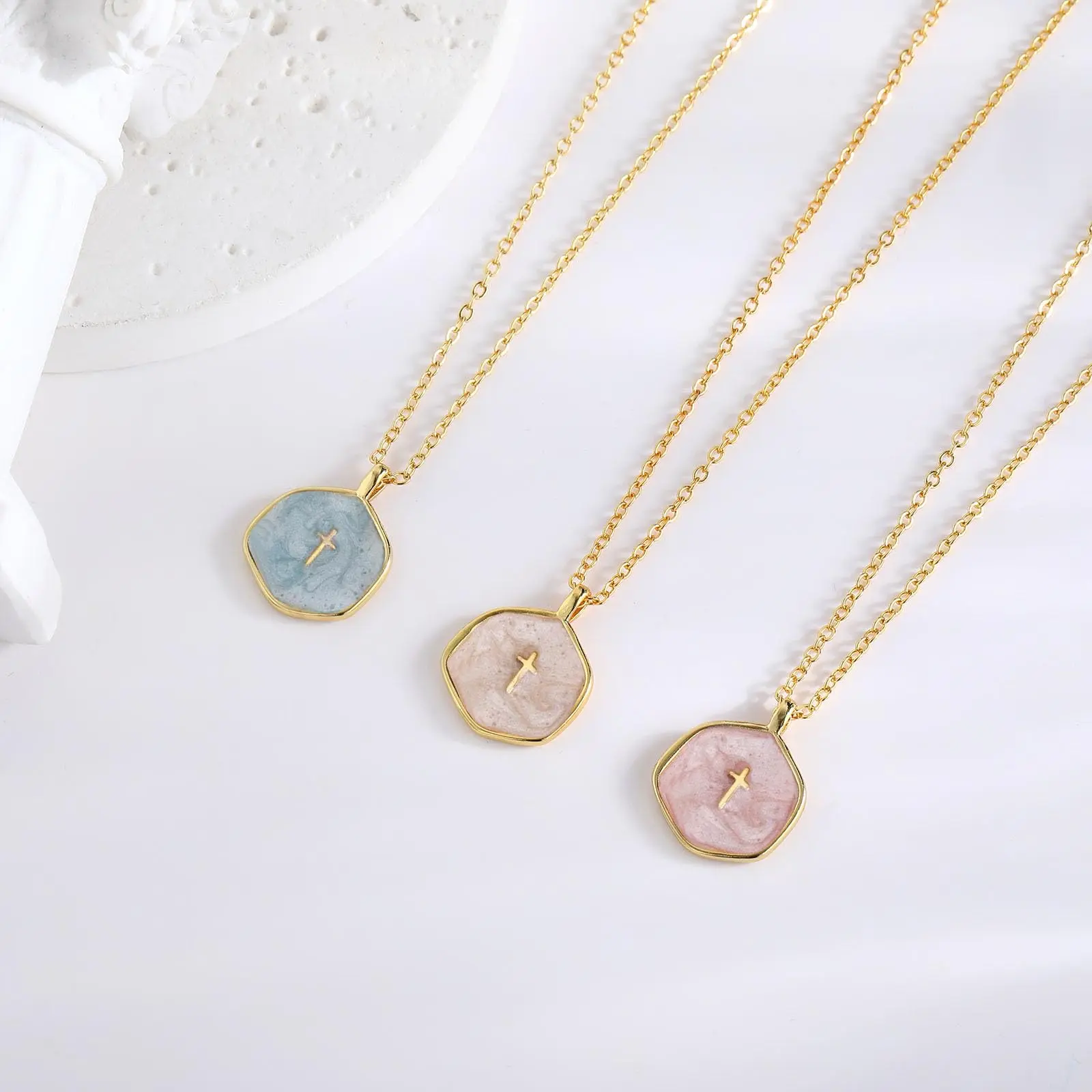 Cute Small Cross Necklace, Stylish Cross Pendant Necklaces Christian Simple Religious Easter Faith Dainty Jewelry for Women Baptism Party Gifts