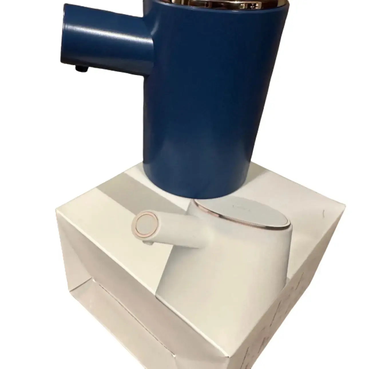 Blue Automatic Wine Dispenser with Sensor Nozzle and Taste Test