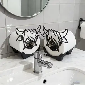 2-piece freestanding Highland cow-shaped toilet paper holder, Toilet paper organizer, stores rolls, beautiful and practical, suitable for indoor and outdoor use, adds a fun atmosphere to the bathroom, small and cute, a choice for holiday gifts