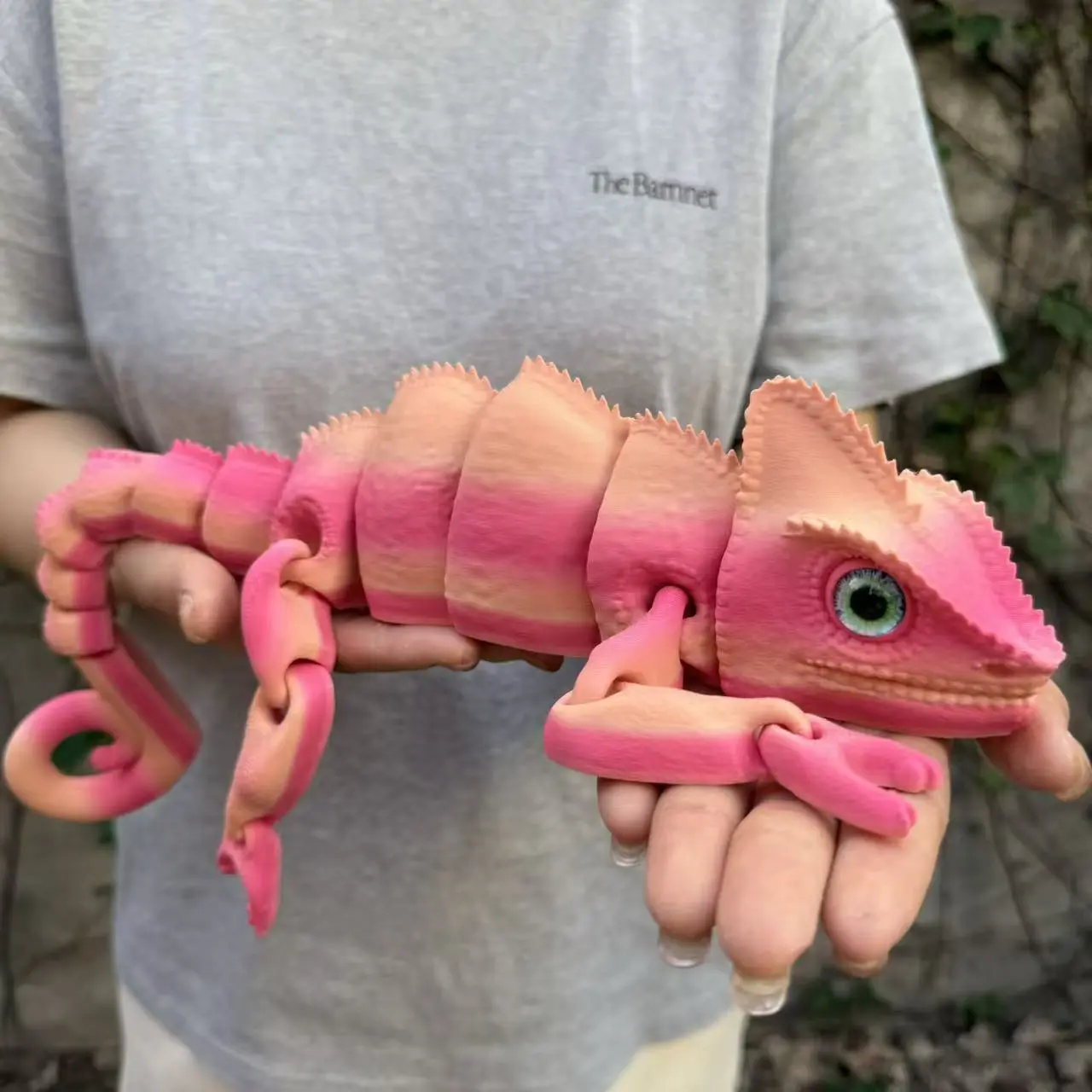 3D Printed Chameleon Figurine with Realistic Eyes, Moving Joints, Articulated Fidget Figurines, Articulating Animal Figurines, Animal Design, Home Decor, Christmas Gift, Birthday Present, Collectible Figure Ornament