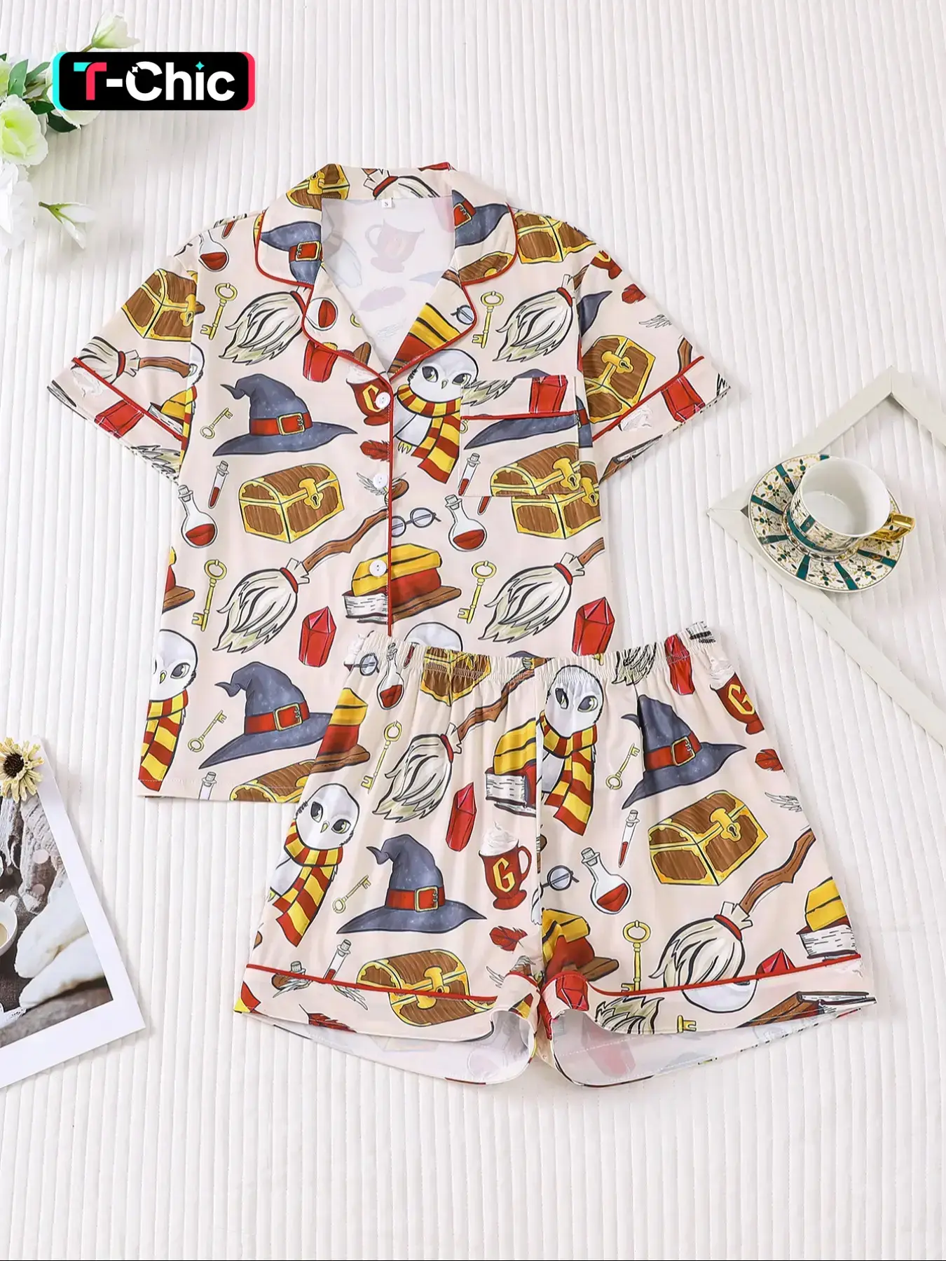 2 pieces women's Halloween owl witch hat printed short sleeved shorts comfortable fitted lapel pajama set, Loungewear Sleepwear Set, knitted top pocket elastic waistband all seasons casual classic home wear Nightwear