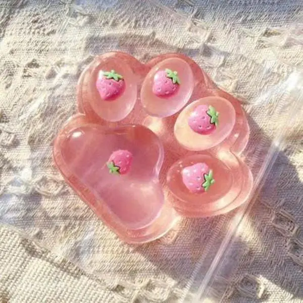 Cat Paw Stress Relief Toy – Soft Slow Rising Squeeze Toy with Satisfying Feel