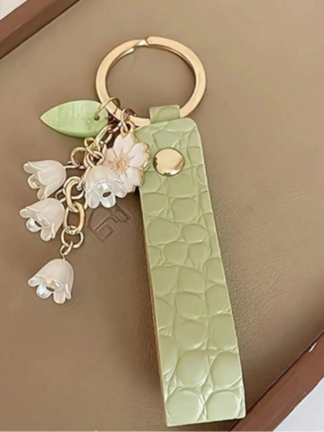 Mother's Day Gift Fashionable Flower Design Charms Keychain, Cute Floral Pattern Keychain Kawaii for Women & Girls, Trendy All-match & Exquisite Keychain for Birthday Gift, Keychain Bag Pendant, Stylish Keyring, Cute Keychains, Keychain for Purse
