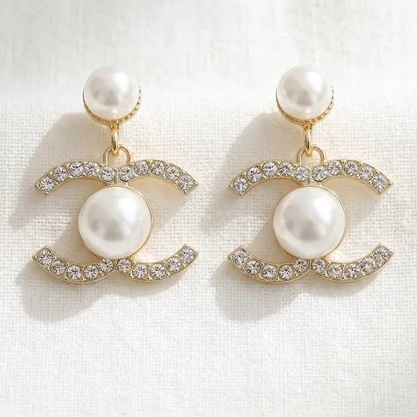 Vintage Pearl Stud Fashion Earrings - Classic, Lightweight French-Inspired Elegant Costume Jewelry for Everyday Wear, Fashion Earring