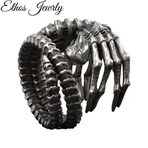 [Summer Offer] Punk Men's Domineering Skull Claw Ring Personality Creative Exaggerated Popular Ring