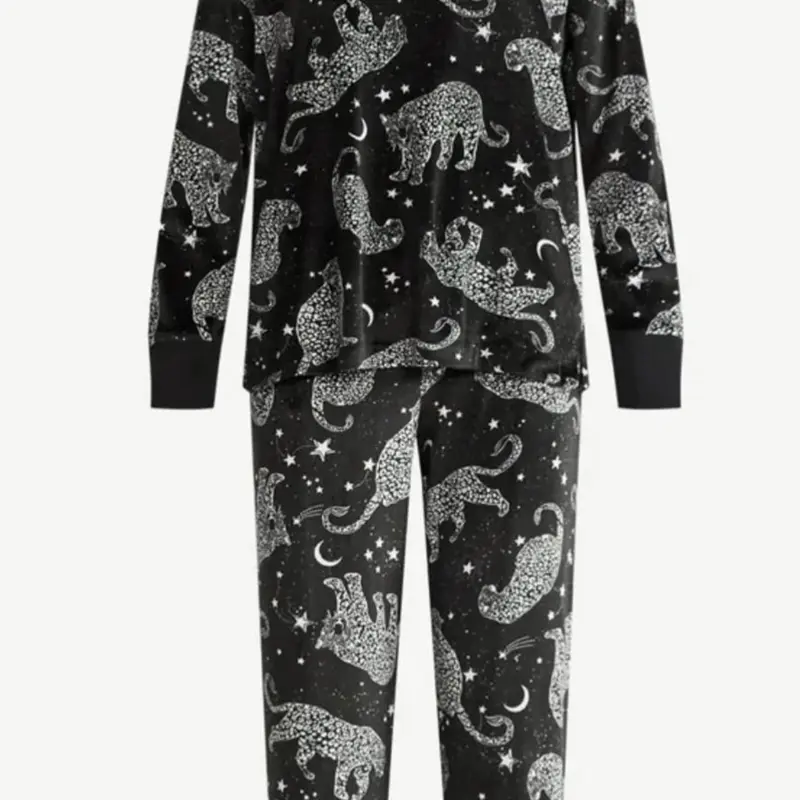 Joyspun Women’s Stretch Velour Long Sleeve Top, Pants, and Socks Pajama Set, 3-Piece, Sizes 2X /Joyspun Women’s Stretch Velour Notch Collar Long Sleeve Pajama Set 2pcs /Joyspun Women's Folded Giftable Plush Long Sleeve Top and Pants Pajamas Set, 2-Piece