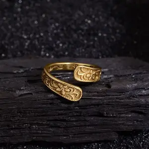 【JOYCE DESIGN】Bronze retro embossed arabesque flower bracelet for women, versatile, retro, niche, design, personality bracelet