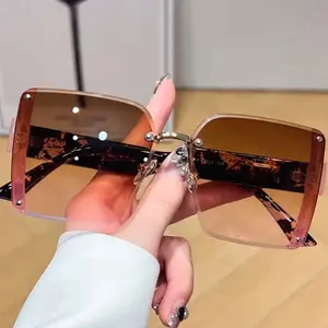 Luxury Gradient Fashion Glasses - Oversized Square Frameless Y2K Glasses with Stylish Design