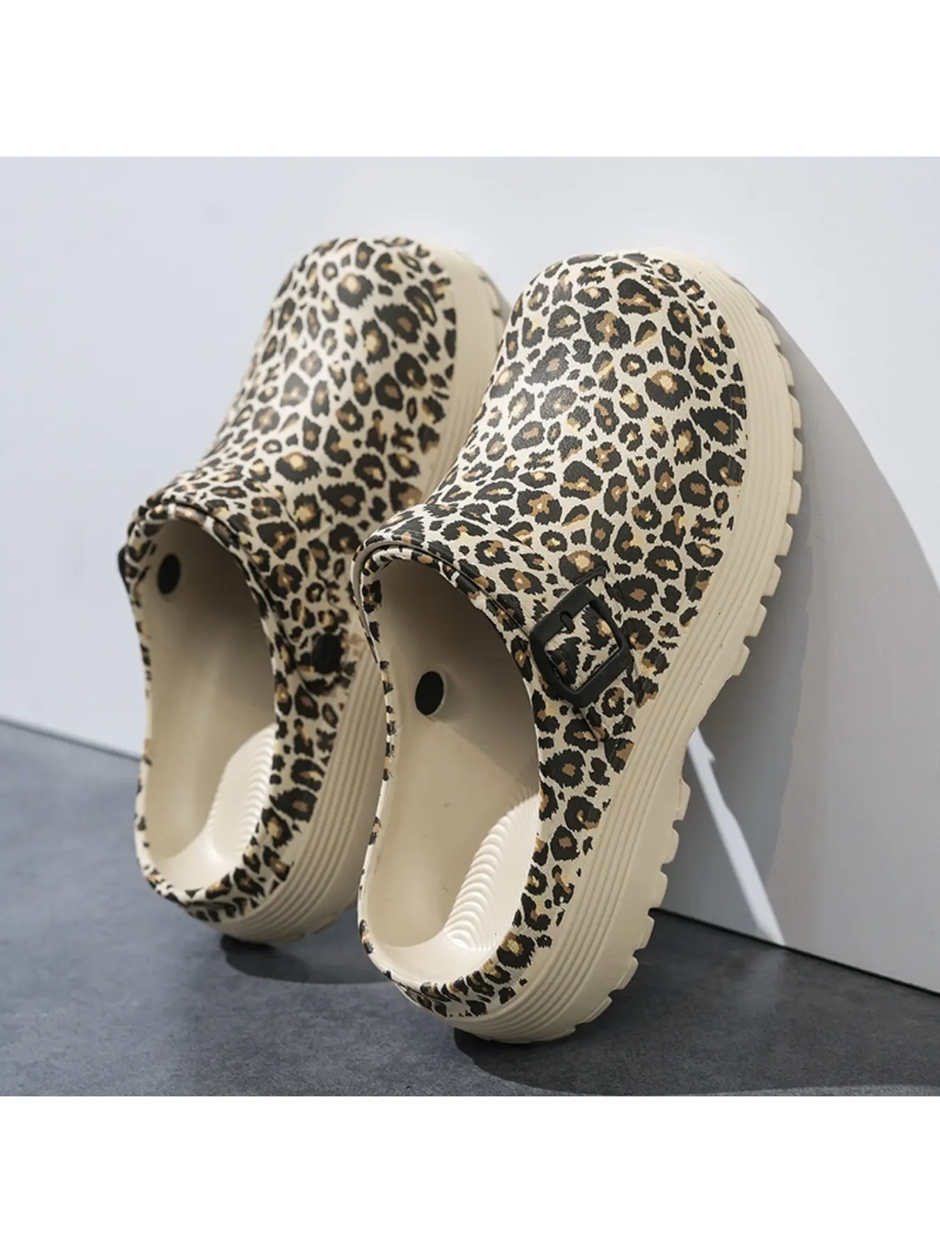 Summer New Leopard Print Thick Sole Sandals, male and female Outdoor Wear, Height Increase Anti-Slip, Fashion Casual Holey Shoes, Height Increasing Slippers