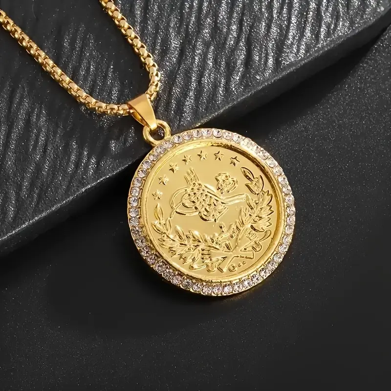 Gold Tone Round Coin Medallion Pendant Necklace, Alloy Inlaid Decorative Stone Engraved Portrait Box Chain Unisex Vintage Statement Neck Jewelry