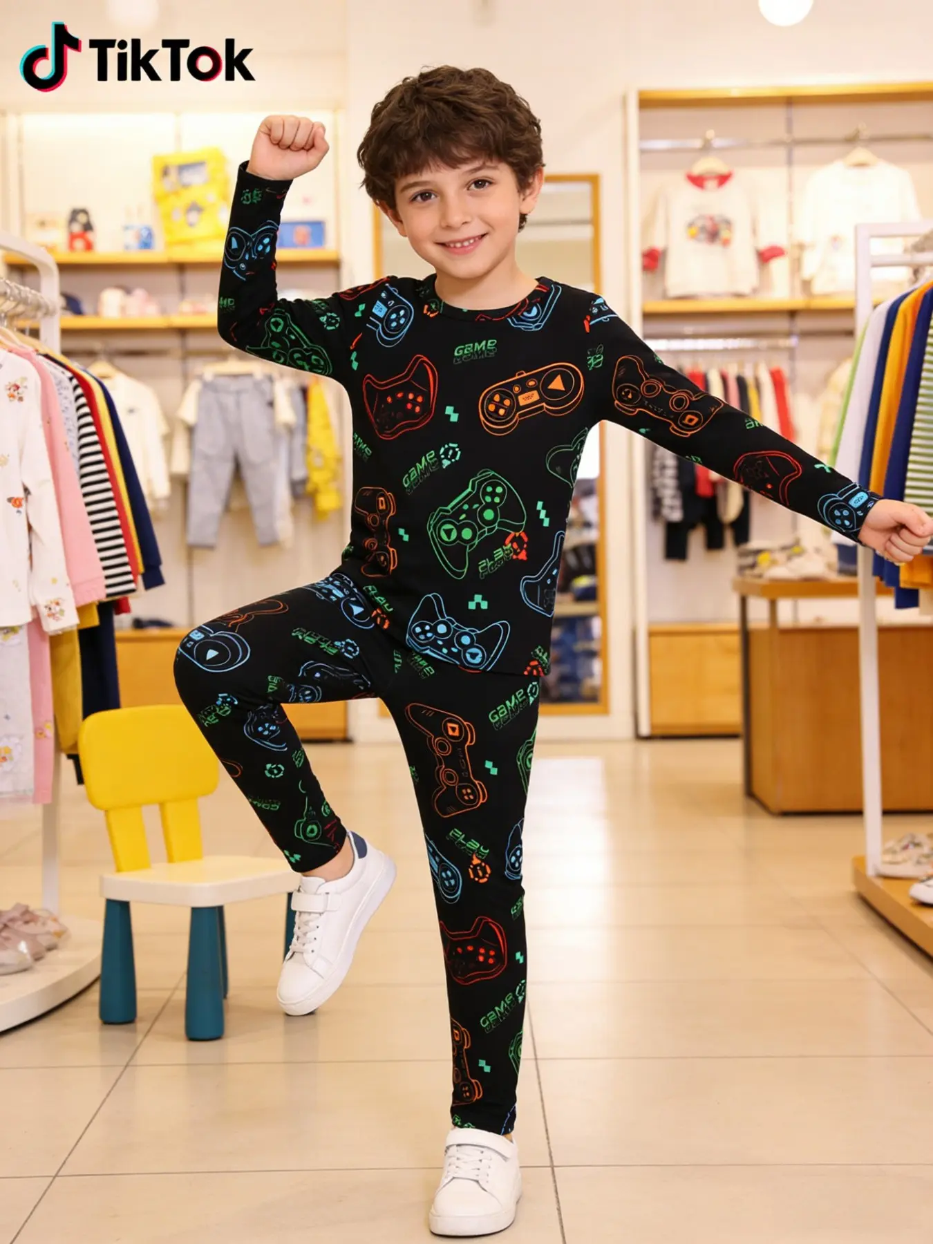 Boys' Electronic Game Controller Print Long Sleeve Pajamas, Cartoon Print Pajama, Fitted Pajama Sets, Comfortable Fit Sleepwear, Fun Gaming Theme Nightgown for Kids