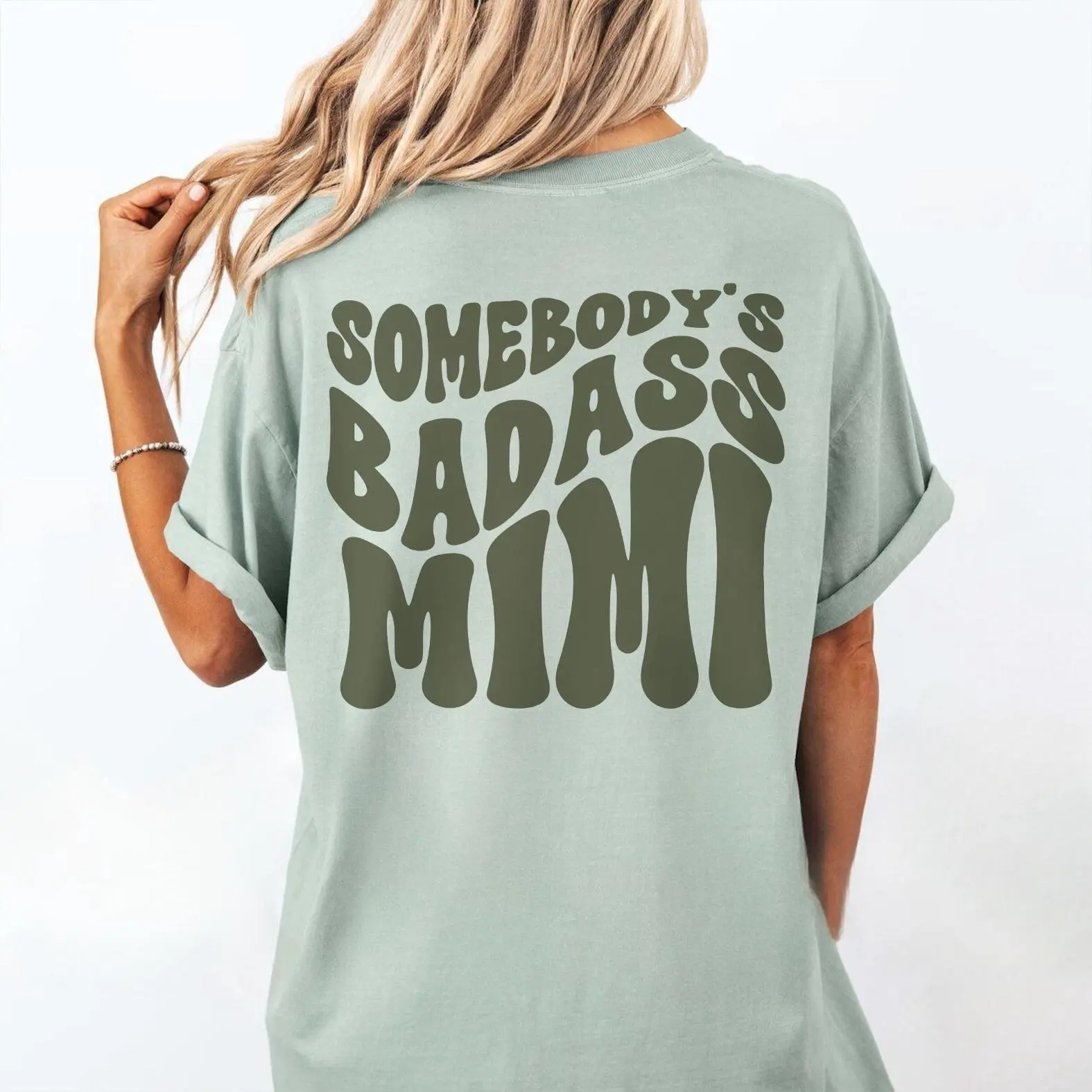 Comfort Colors Somebody’s Badass Mimi Shirt, Funny Grandma T-Shirt, Retro Family Graphic Tee, Cool Gift for Mimi