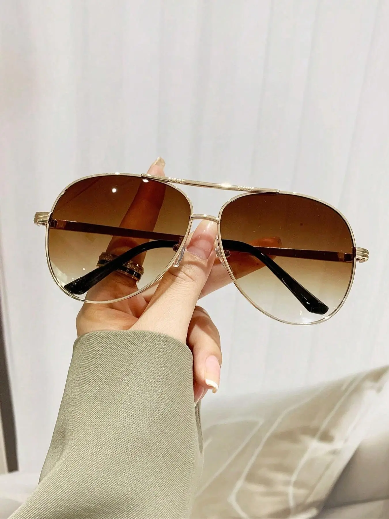 Women's Vintage Metal Frame Aviator Sunglasses, Trendy Casual Sunglasses for Everyday Use, Fashion Modern Accessories for Outdoor Activities, Trendy Beach Eyewear, Trendy Shades, Sunglass Aviators