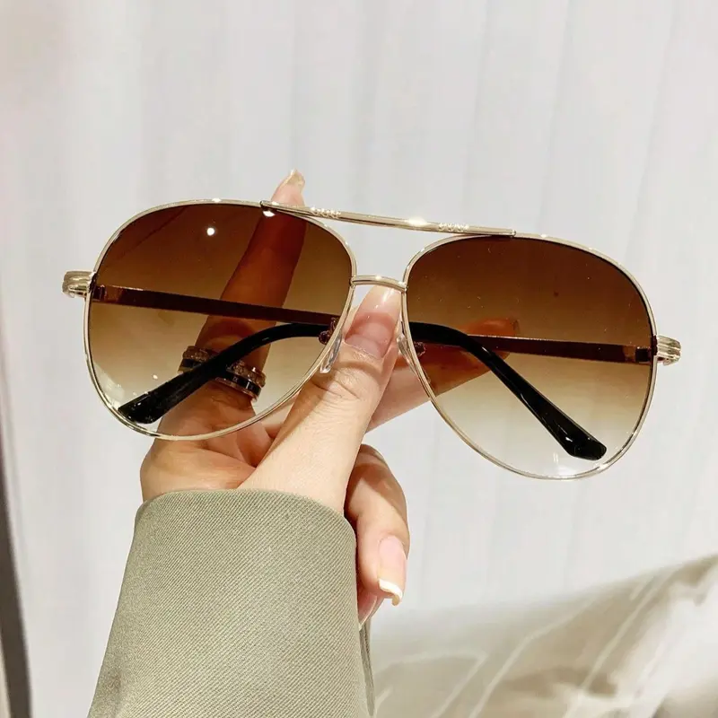 Women's Vintage Metal Frame Aviator Sunglasses, Trendy Casual Sunglasses for Everyday Use, Fashion Modern Accessories for Outdoor Activities, Trendy Beach Eyewear, Trendy Shades, Sunglass Aviators