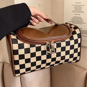 Checkerboard Pattern Makeup Bag with BottomStuds,Fashionable Cosmetic Storage Bag, CasualVersatile Zipper Makeup Organizer Pouch forWomen & Girls