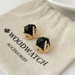 Elegant Wheat-Silk Black Square Stud Earrings - Where Minimalism Meets Luxury