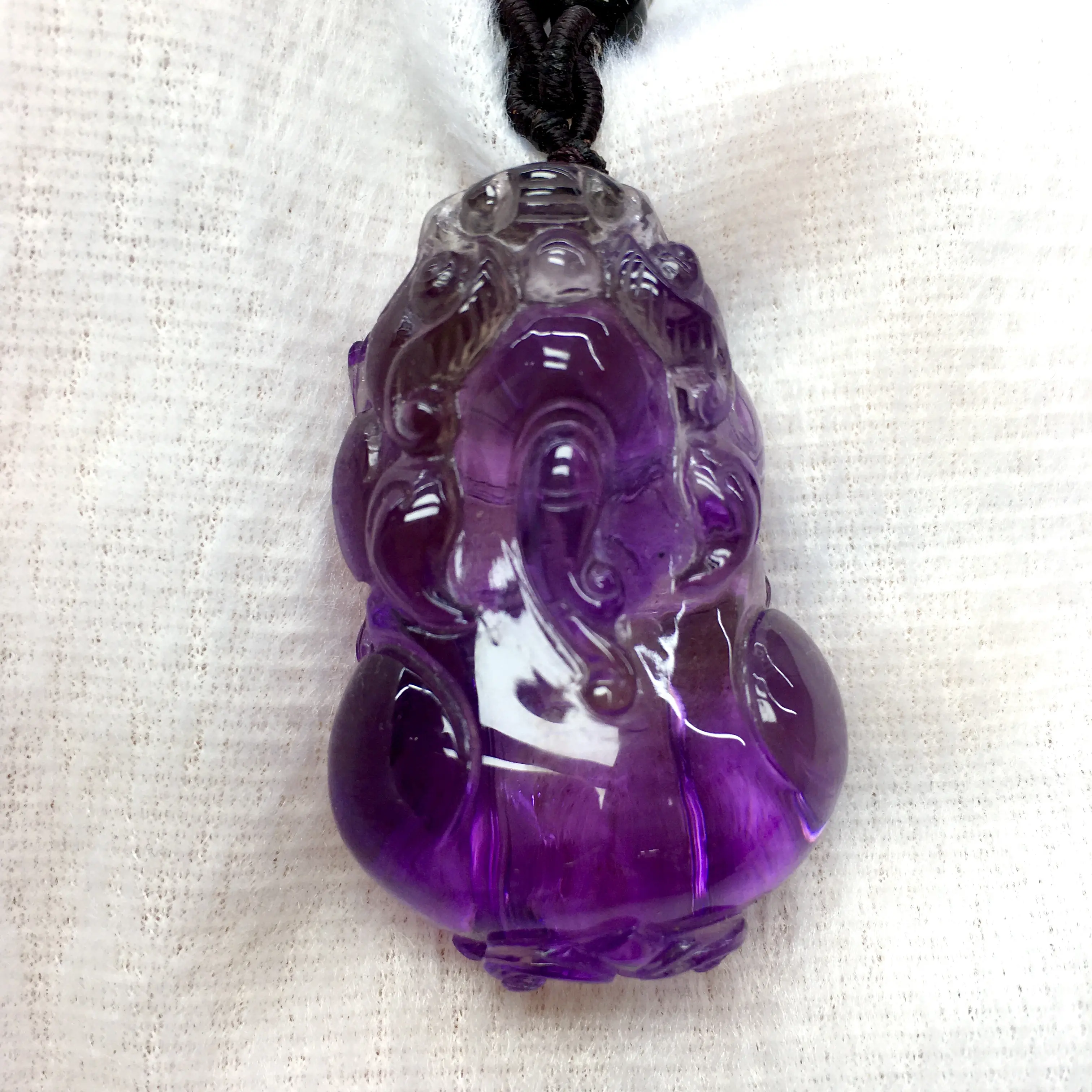 Amethyst pendant hand-carved high-end quality texture transparent very beautiful