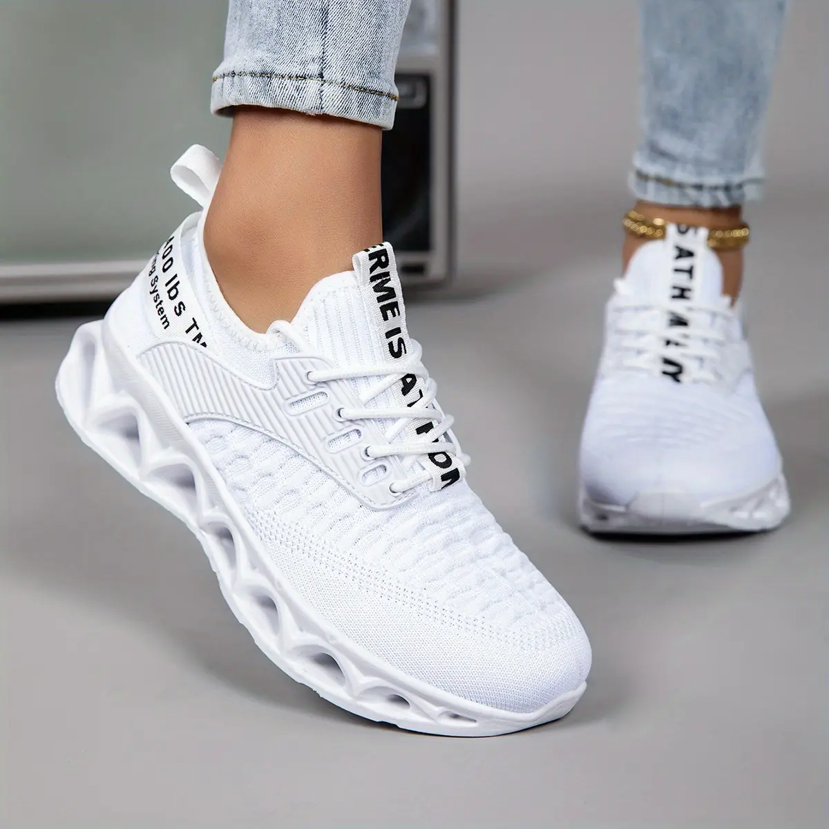 2025 new glossy sports women's shoes large size lightweight soft-soled walking shoes mesh breathable road running shoes thick-soled comfortable yoga dance shoes 21332