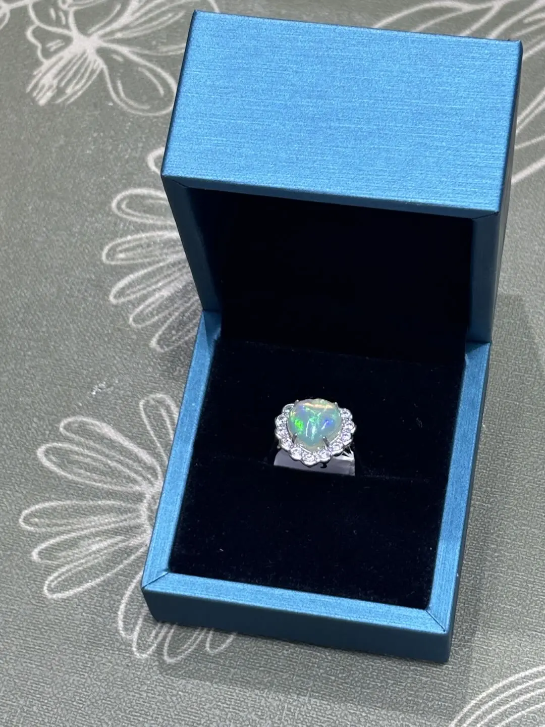 Astrid(10096)gc.White opal with Heart shape S925 material