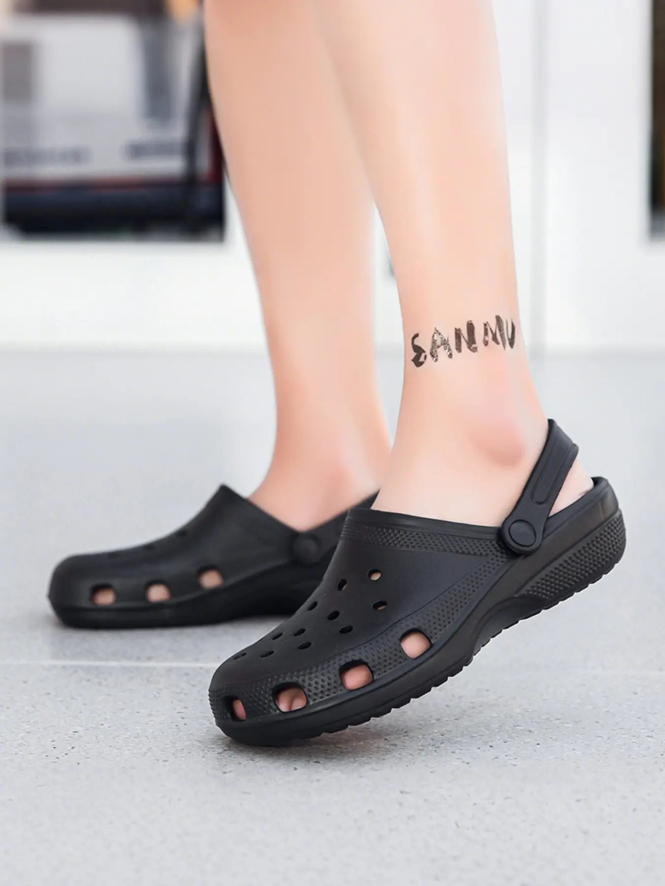 Classic Style Garden Shoes for Women & Men, Hole Design Sandals, Water Clogs, Eva Clogs, Outdoor Beach Slippers, Hollow Out Slippers, Sizes 36-45, Comfortable Summer Footwear, Breathable Lightweight Clogs
