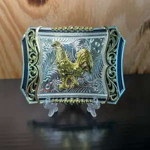 Rooster Buckle Black and Gold - Decorative Accessory with Rooster Design and Black and Gold Color Scheme