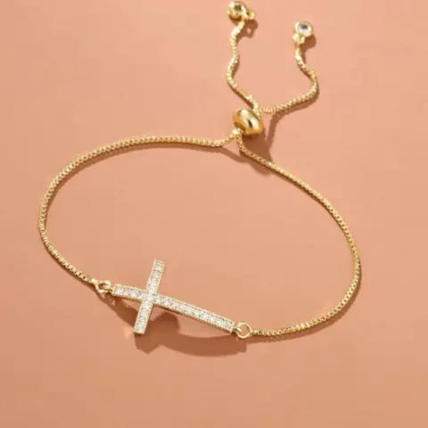 Adjustable Cross Design Bracelet, Copper Zirconia Pendant, Fashion Jewelry for Parties, Daily Wear Accessory, Perfect Birthday Gift, Trendy Jewellery Accessories, Cross Bracelets