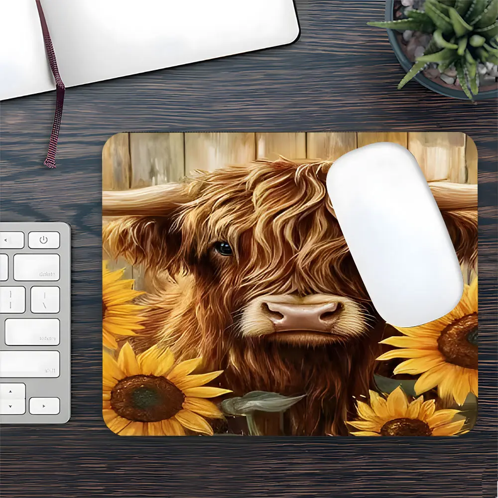 Highland Cow & Sunflower Pattern Desk Mat, Rectangle Gaming Mouse Pad, Non-slip Rubber Pad, Aesthetic Desktop Decoration Protection Pad, Computer Accessories for Desk, Desktop Accessory, Desk Accessories