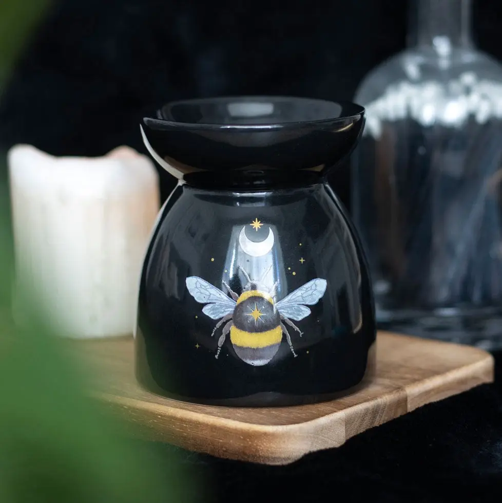 Single-Size Forest Bee Art Mystic Tealight Oil Burner - Standard Tea Light Holder, Home Fragrance Accessory, Room Aroma Diffuser, Elegant Glow Design, Ideal for Gifting Indoors