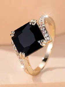 Unique Geometric Square Ring - Synthetic Zirconia Rings for Women & Girls Holiday Party Engagement Ring, Perfect for Wedding Jewelry, Daily Wear Anniversary Gift, Geometric Design, Versatile Use