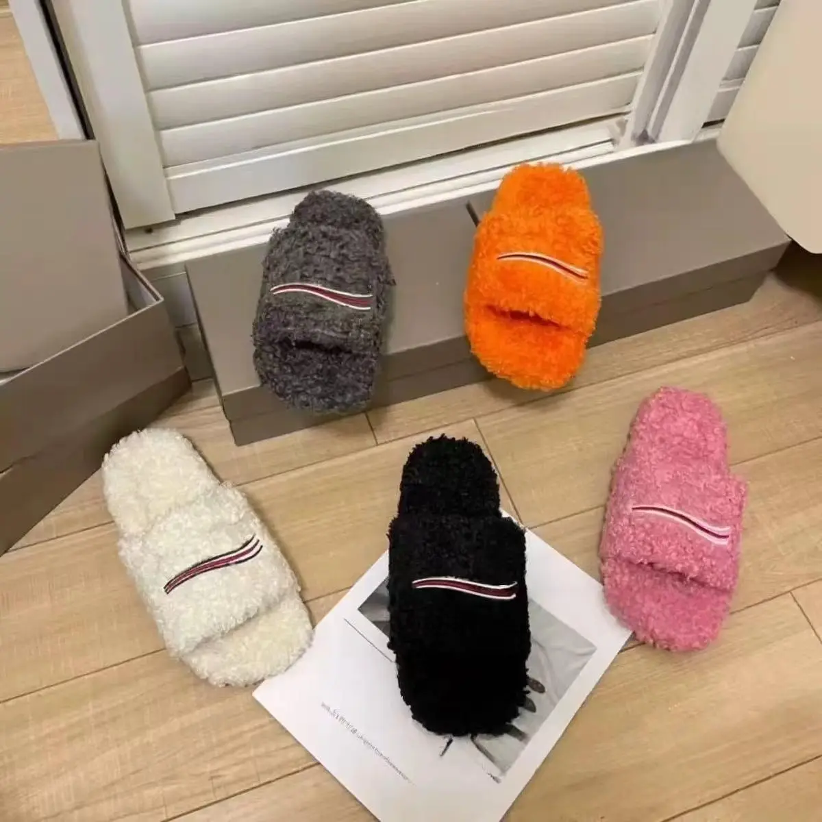 2026 Female Casual Sports Slide Sandals, Warm House Slippers with Fluffy Fur, Breathable Lightweight Comfortable Warm Indoor Footwear, Fluffy Home Slippers with Letter Design