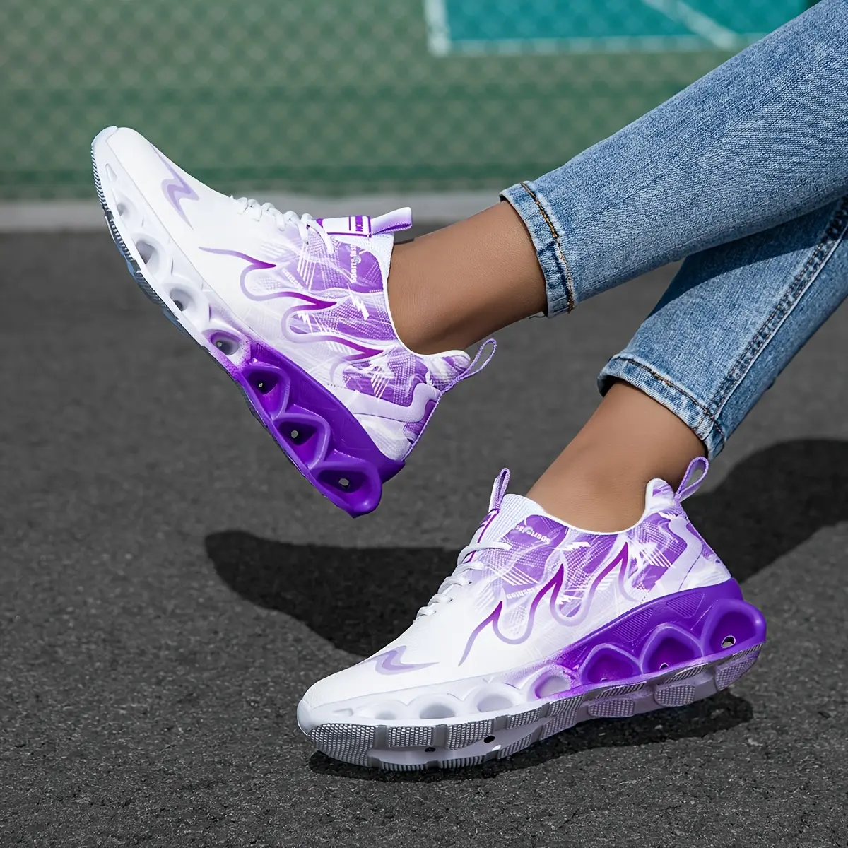 Women's Breathable Lightweight Summer Athletic Running Trainers - Comfortable Non-Slip Lace-Up Shoes - Casual Shoes with Random Printed Soles, Running Training Shoes