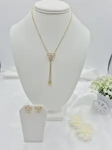 Beautiful adjustable necklace and earrings set in 14k gold plated.