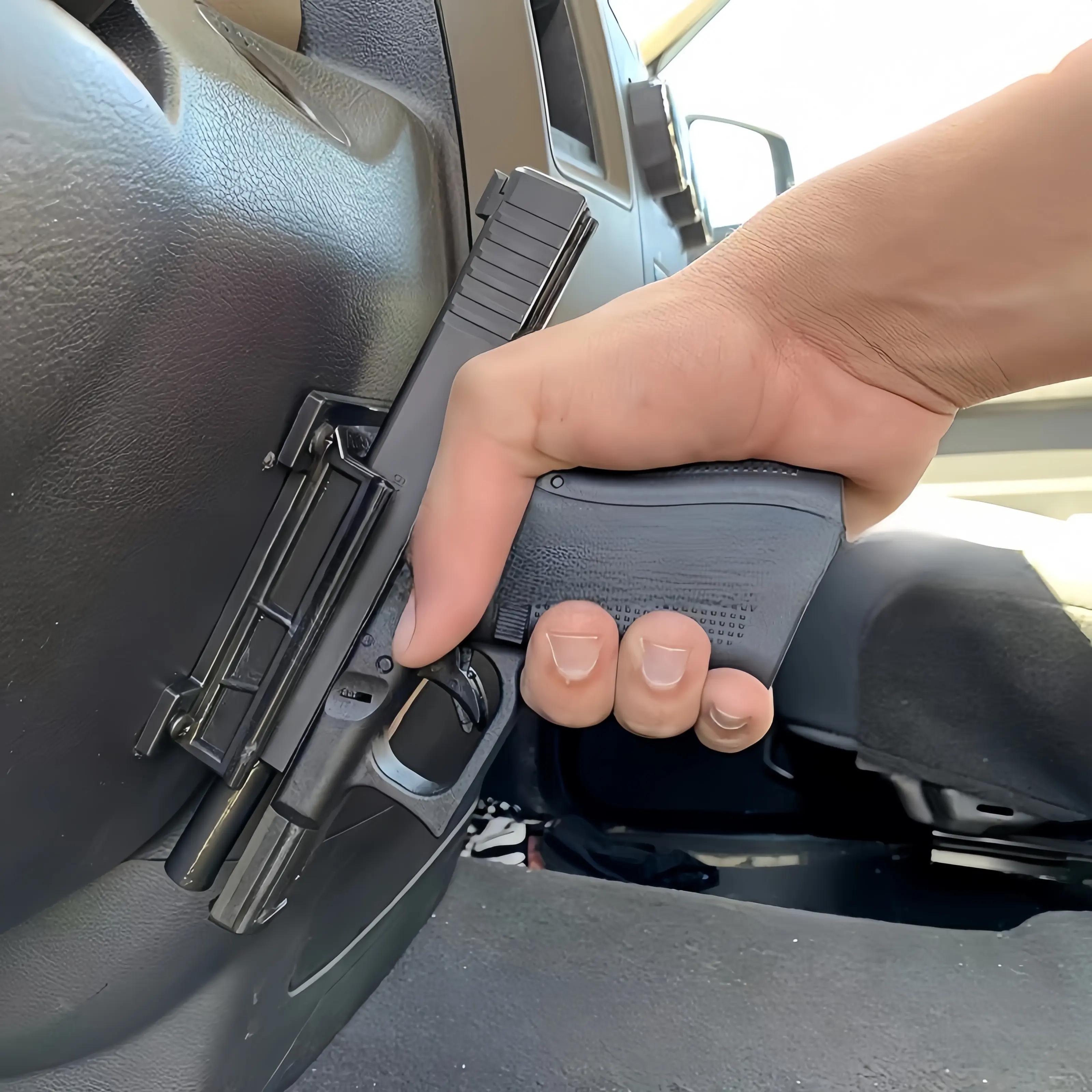 1pc Universal Quick Draw Gun Holster, Resin Holder, with Strong Magnetic Mount, Suitable for Vehicles, Trucks, Home, Wall, Desk, Christmas, Halloween, Thanksgiving, New Year