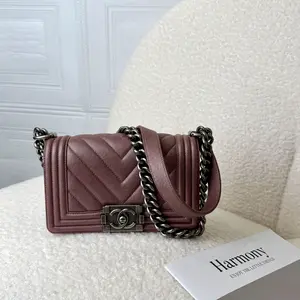 Pre-owned CHANEL Metallic Caviar Chevron Quilted Medium Boy Flap Dark Pink 2018 26179127 16