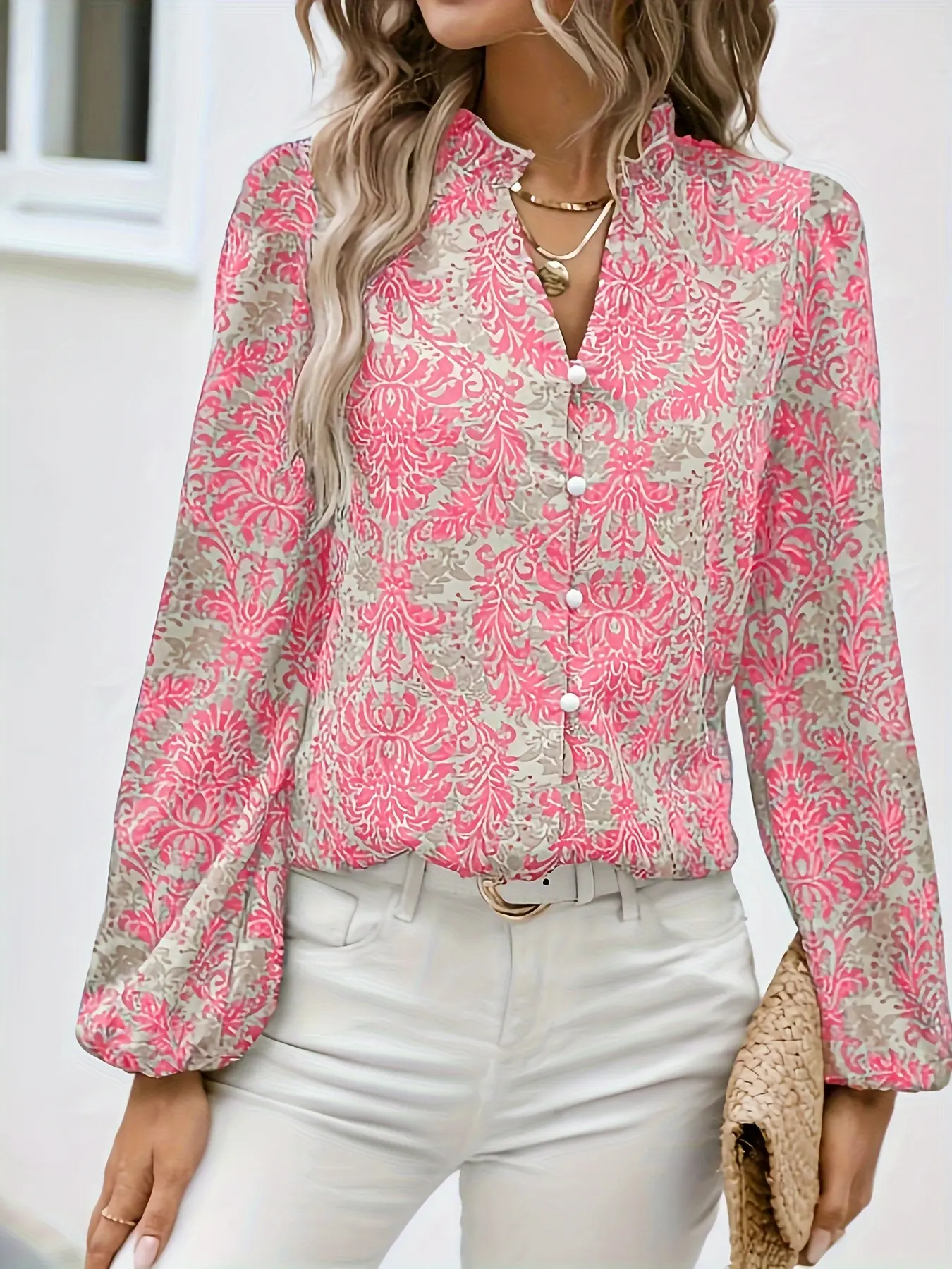 A ladies' fashionable geometric pattern V-neck lantern long sleeved shirt with elegant temperament, suitable for spring and summer, suitable for indoor and outdoor wear, daily commuting Blouse Print Blouse Shirt Top