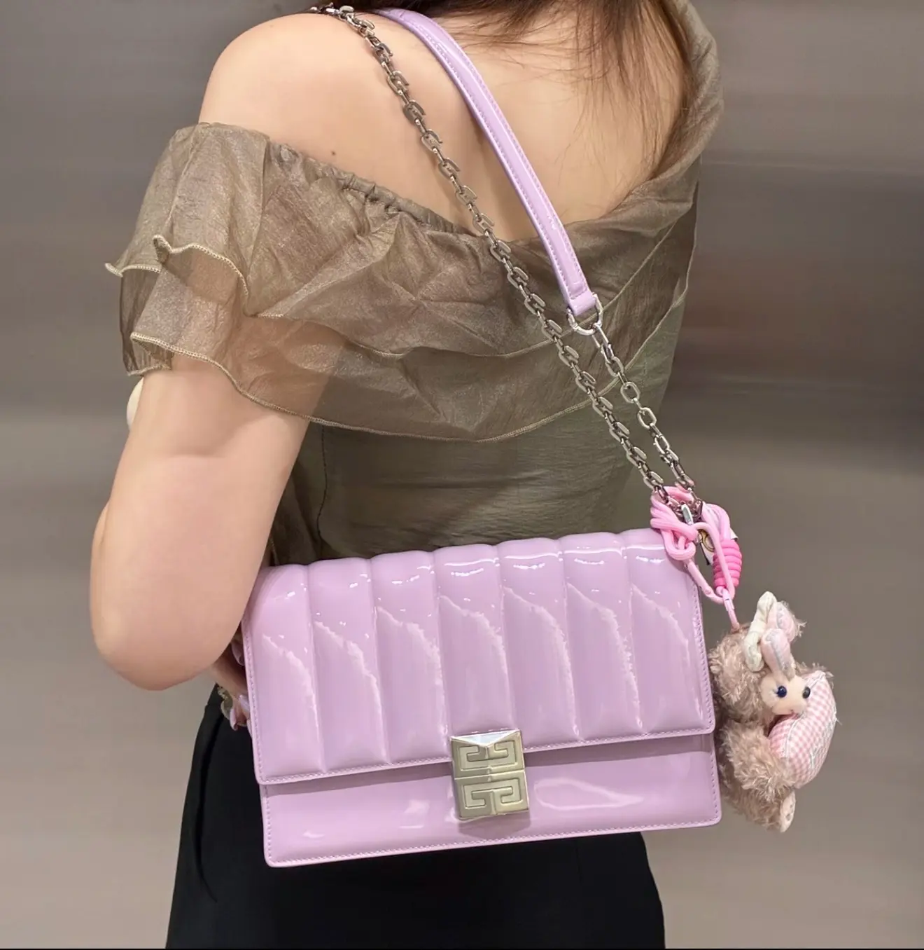 Pre-owned GIVENCHY Pastel Lavender Glossy Patent Vertical Quilt 4G Logo Flap Bag Dual Strap (Silver Chain + Matching Leather), Authenticity Guarantee, Pre Loved Shoulder/Crossbody Bag for Dating with Additional Strap, Shoulder Bags