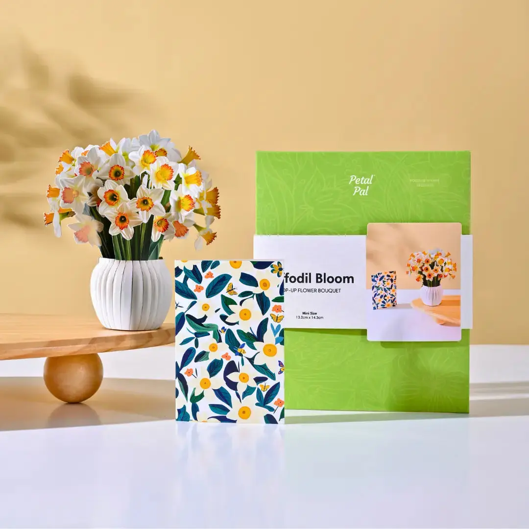 Mini Daffodil Bloom Pop-Up Bouquet