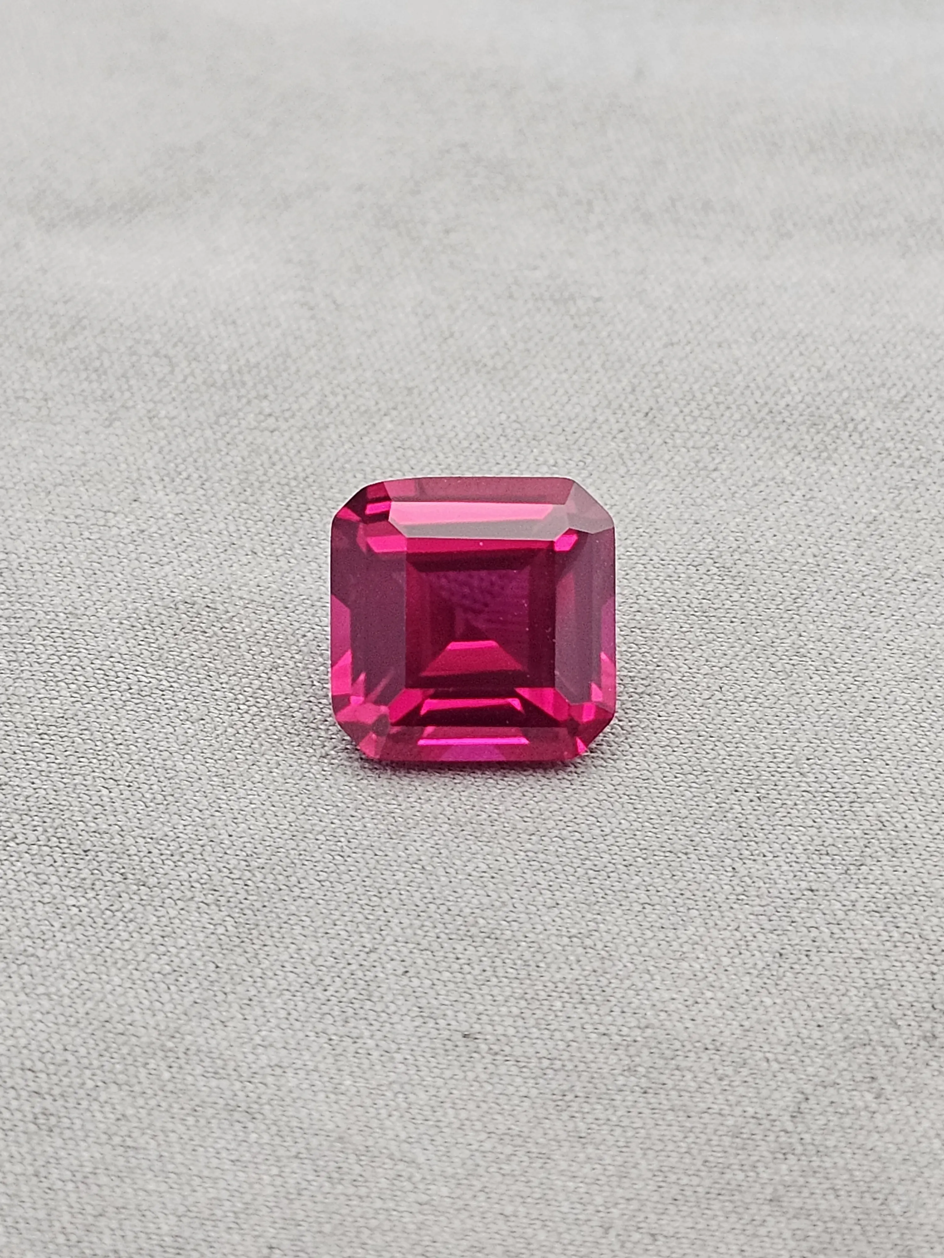Lab Ruby (10mm Asscher Cut)